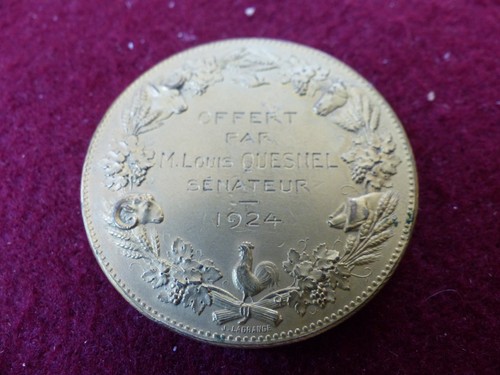 Médaille bronze agricole cheval & vache / offert par LOUIS QUESNEL SENATEUR 1924 - Imagen 3 de 4