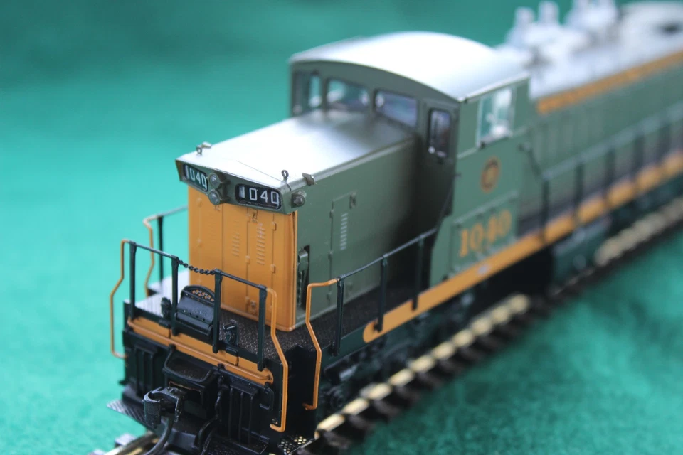 Rapido Canadian National GMD-1 #1040 Locomotive New with DCC & Sound - Image 2 of 4