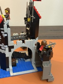 LEGO #  6075 Castle Wolfpack Tower 1992 Ghost 99% Complete ,all Minifigs.Scarce