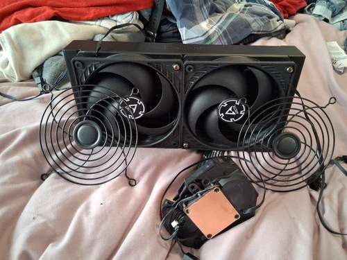 ARCTIC Liquid Freezer II 240 Multi Compatible All-In-One CPU Water Cooler -...