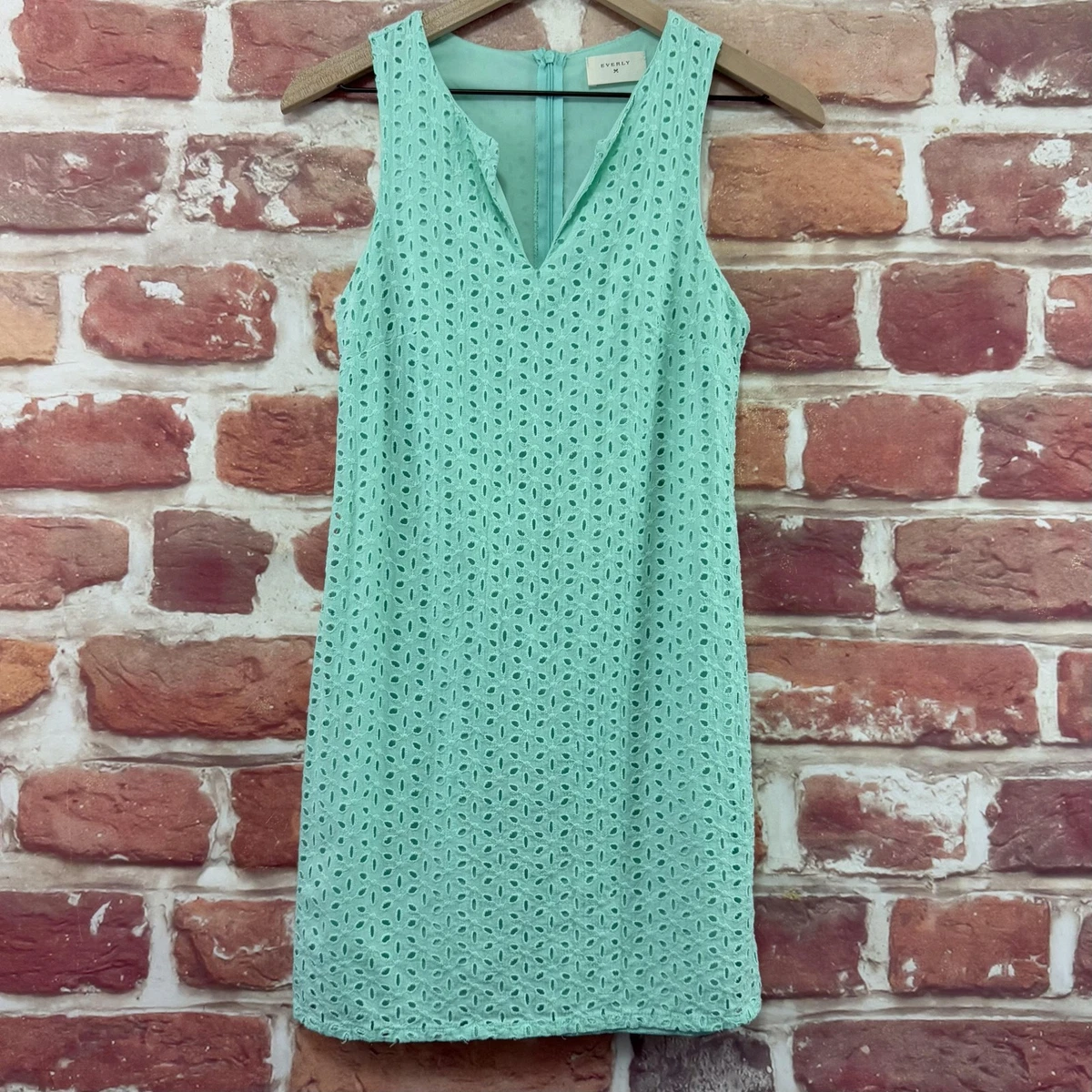 chinese dress ladies Maeve Anthropologie Kelly Green Eyelet Lace Midi Dress (2) – The Thrifty  Hippy
