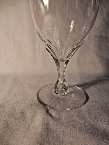 ORREFORS Coronation Crystal Five Inch Tall Wine Glass Made in Sweden - Picture 2 of 4