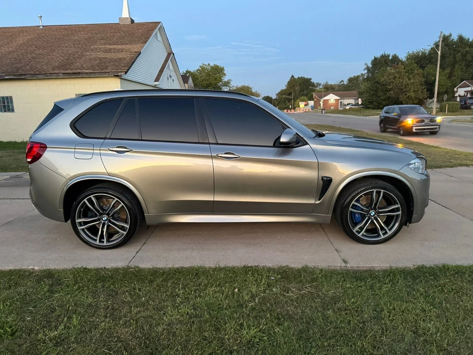 2016 BMW X5 M * EXECUTIVE PKG * MERINO LEATHER * CARBON FIBER INTERIOR - Image 4 of 4