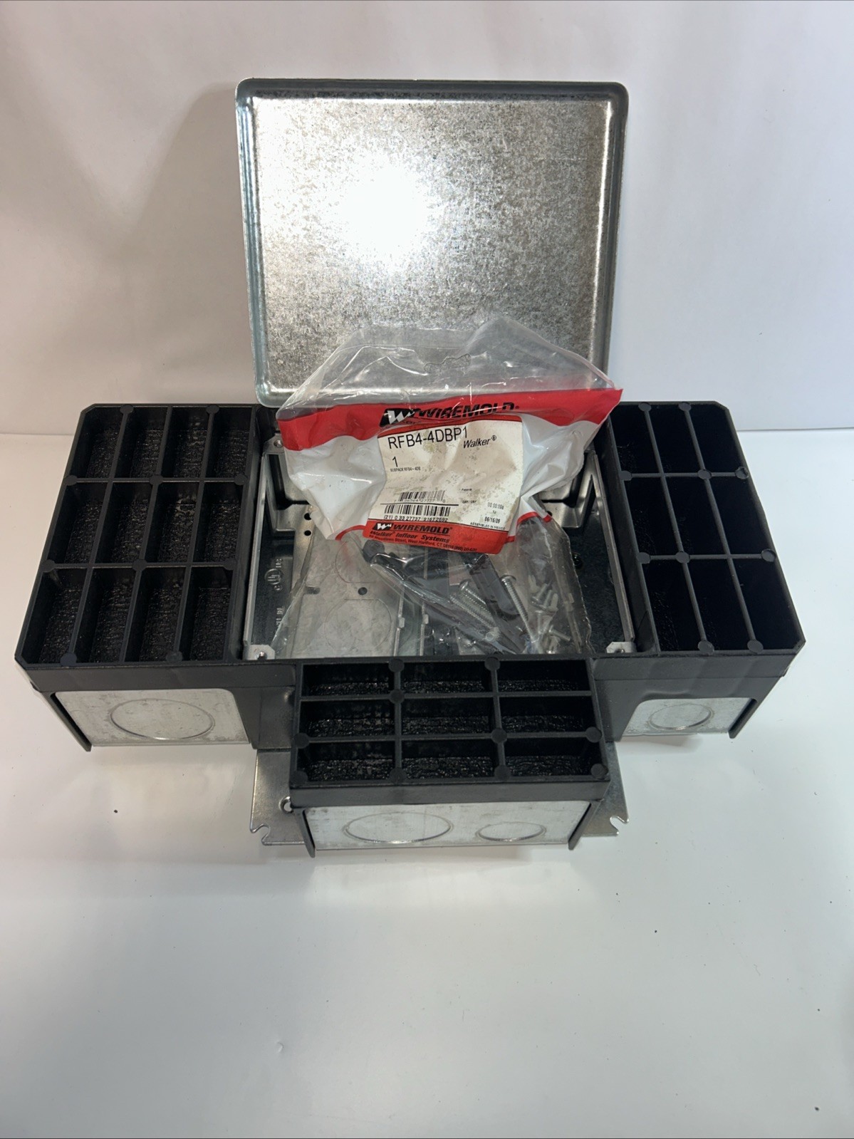 Wiremold RFB4-4DBP1 Floor Box 4-Compartment NEW PLEASE REVIEW LISTING
