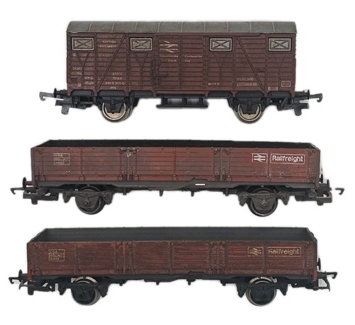 3X VAGONES DE CARGA FERROVIARIA HORNBY LIMA BR DESGASTADOS CALIBRE OO 110003 R235 Y FURGONETA 21RIV | Zustand: Used