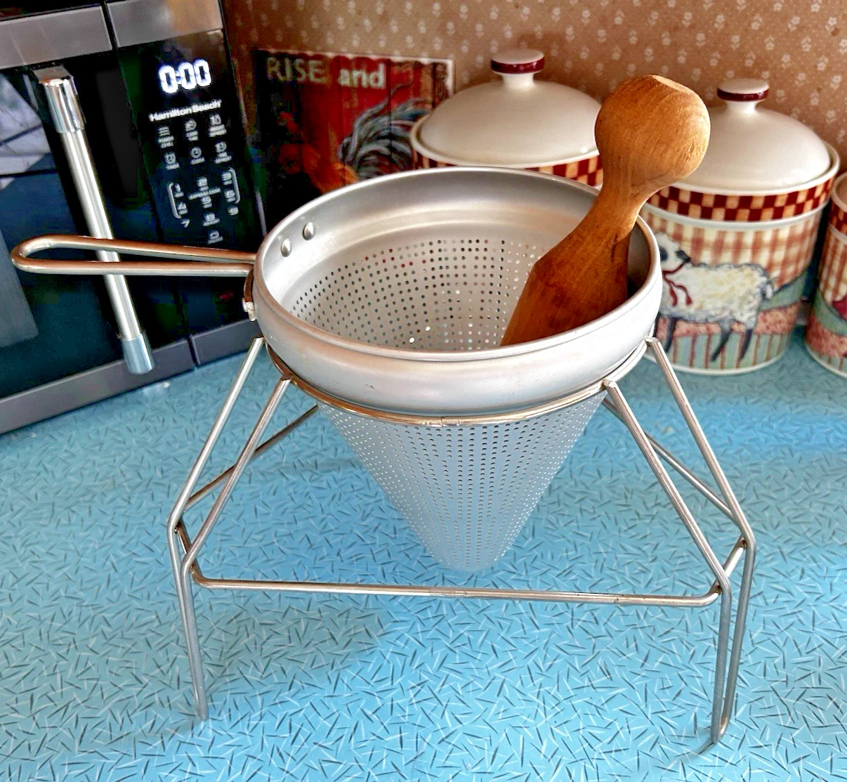 VINTAGE ALUMINUM CONE SIEVE STRAINER COLANDER W/ WOODEN PESTLE & STAND