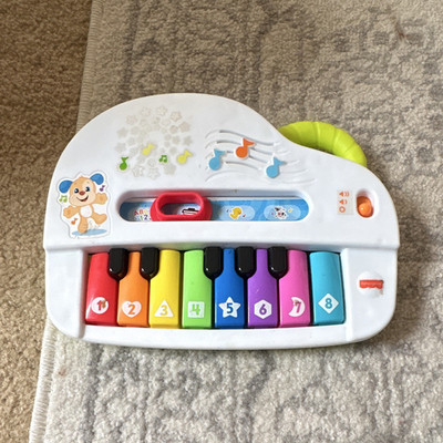 Fisher-Price Musical Keyboard Piano Baby/Toddler Toy, White w/ Multicolor Keys