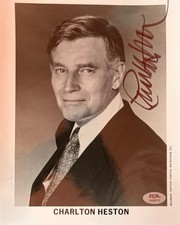 CHARLTON HESTON SIGNED AUTOGRAPHED 8X10 PHOTO PLANET OF THE APES PSA COA E