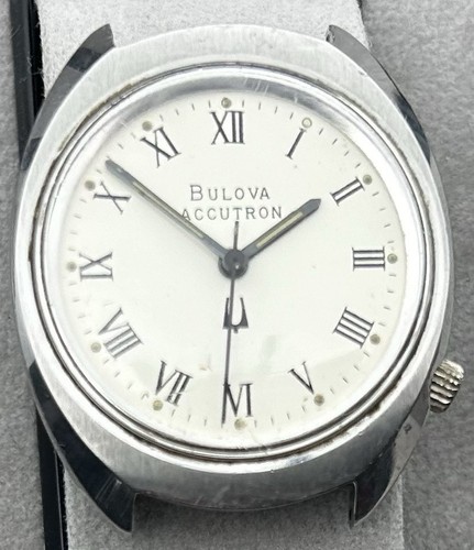 VINTAGE STAINLESS STEEL BULOVA N6 ACCUTRON w/ROMAN NUMERALS TUNING FORK 34.5 mm