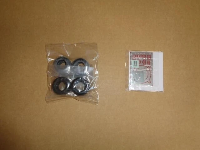 TAMIYA 1/20 Red Bull Racing Renault RB6 modellino in plastica non assemblato ... - Immagine 3 di 4