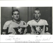 Press Photo Larry Andrea & Dean Kadel of the Wagner Hockey Team - sia24067