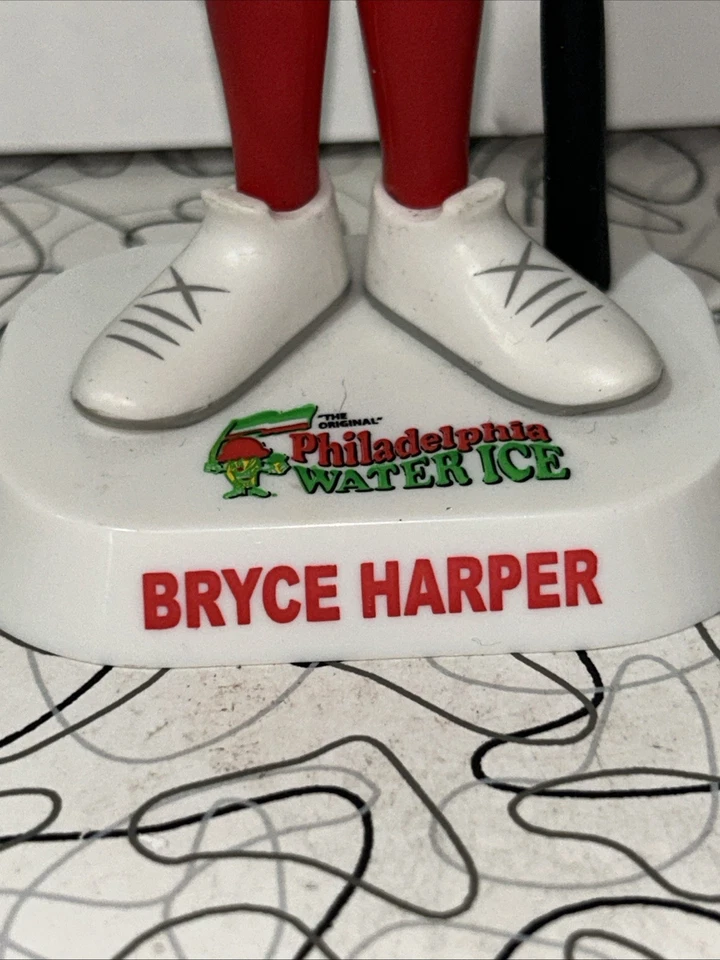 Figura de vinilo Funko Gold Philadelphia Phillies Bryce Harper usada suelta Foto 2 de 4