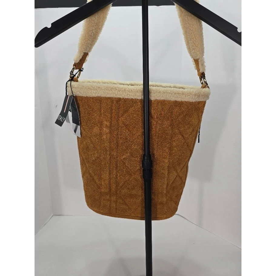 NWT Claudia Firenze Genuine Leather Bucket Bag Sherpa Trim Quilted Made in Italy - Image 2 of 4