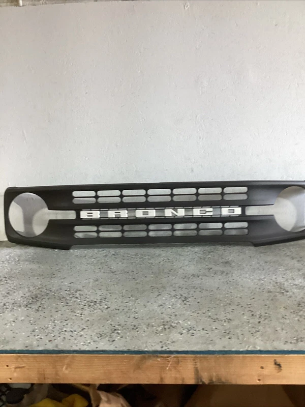 FORD BRONCO GRILLE 2021 2022 2023 Used OEM M2DB8W200