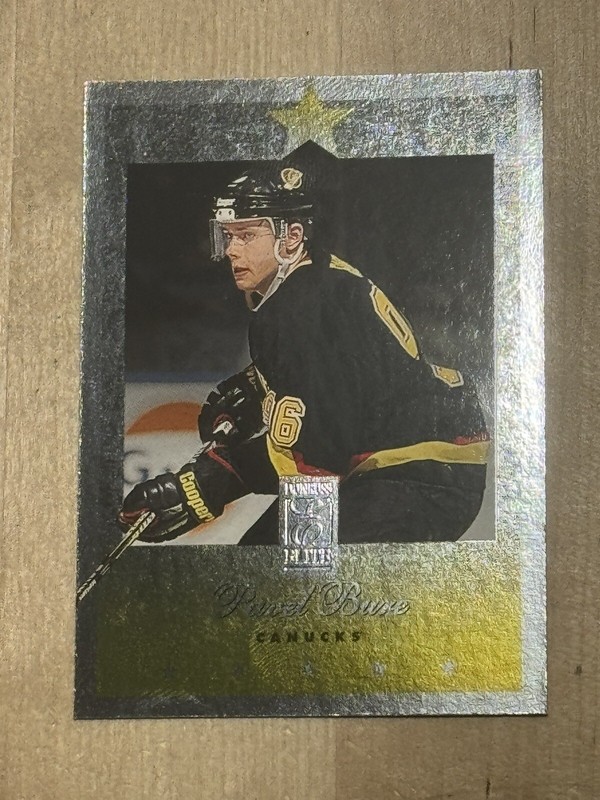 1995-96 Vancouver Canucks Pavel Bure Donruss Elite Card #77