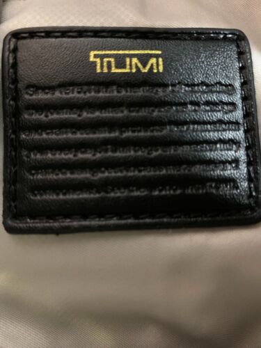 TUMI schwarze Voyageur Troy Schultertasche Umhängetasche Nylon leichte Steckdose Neu - Bild 5 von 6