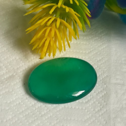 "30.15 Ct Natural Green Onyx Oval Cabochon – Amazing Loose Gemstone for Jewelry" - Picture 3 of 10