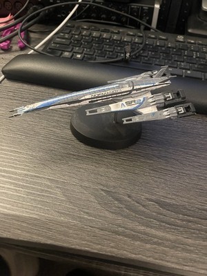 Normandy SR2 Statue - Mass Effect 2 - NO BOX -  Dark Horse Comics - BioWare