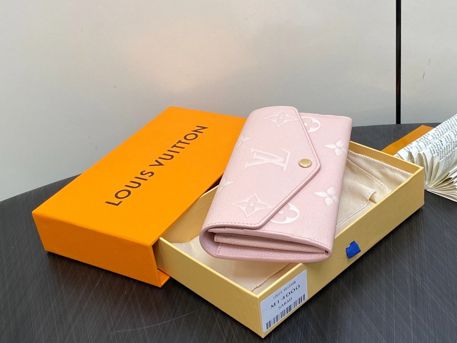LLouisV- Sarah Wallet M14000 - Pink - 19 ×10.5 ×2 cm- NEW - product detail image 2