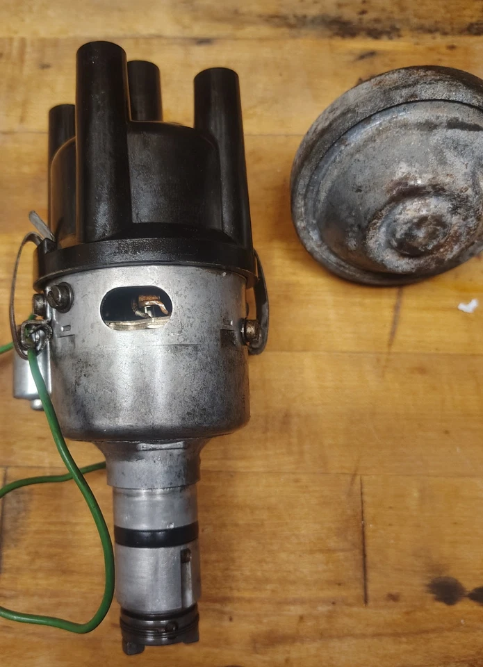 DISTRIBUIDOR ORIGINAL PORSCHE 1974 914 0 231 181 009 CON AVANCE DE VACÍO Foto 3 de 4