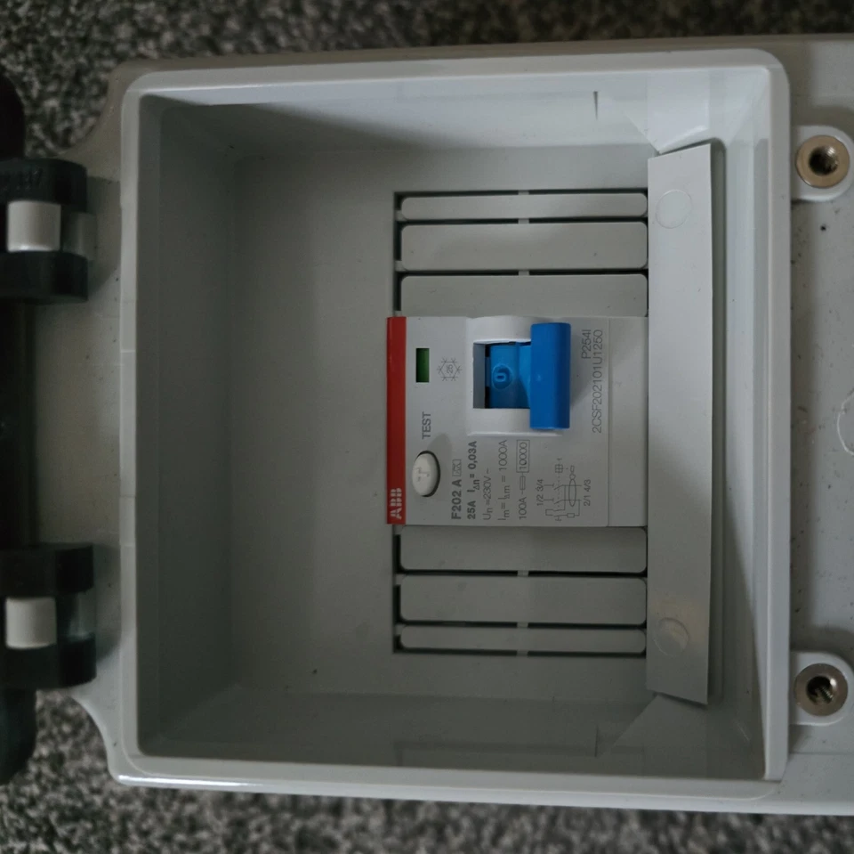 MENNEKES IP44 Blue Wall Mount 3P 25 ° Industrial Power Socket, Rated At 16A, 230 - Image 2 of 4