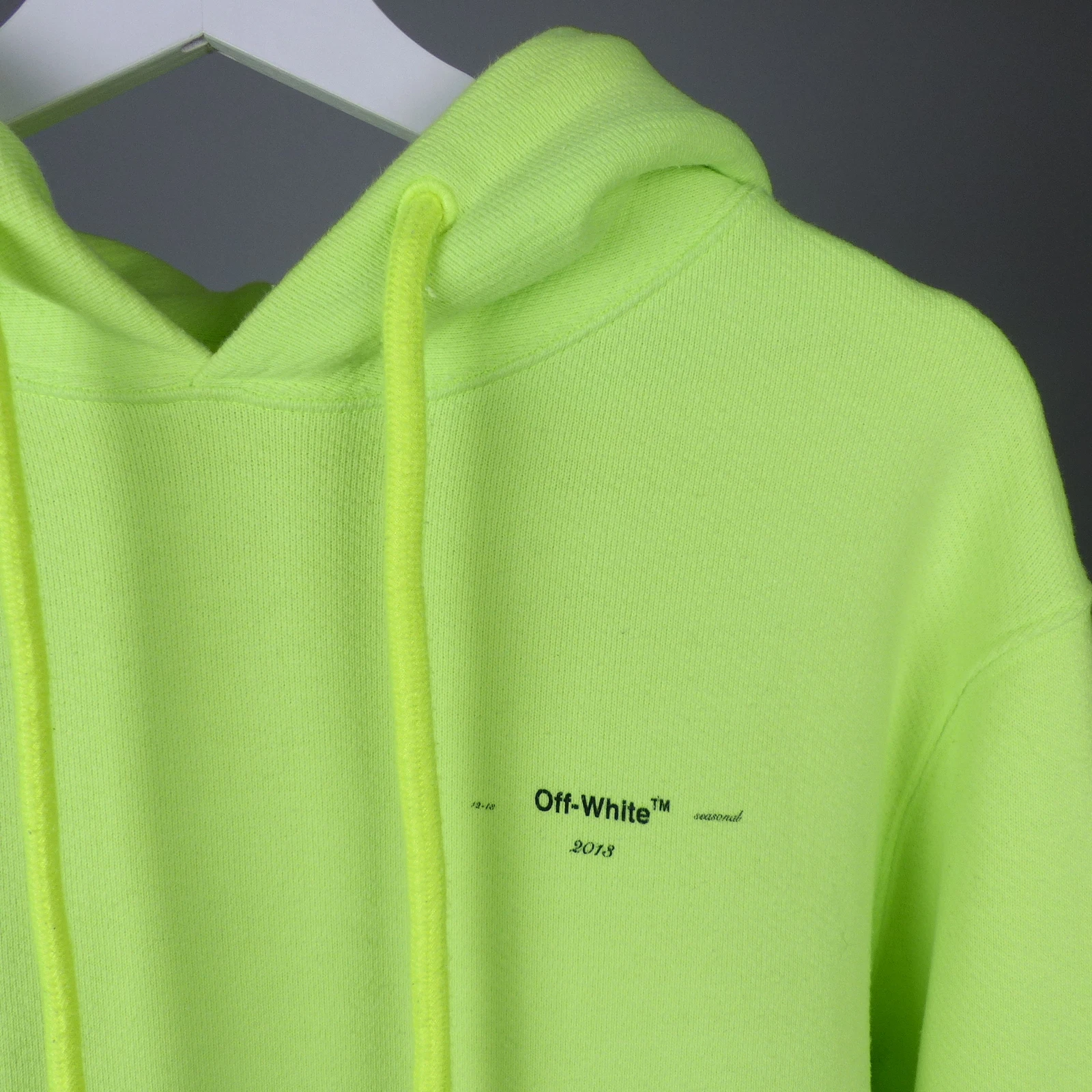 OFF WHITE Felpa con cappuccio bianca sporgente pullover giallo neon taglia S 36