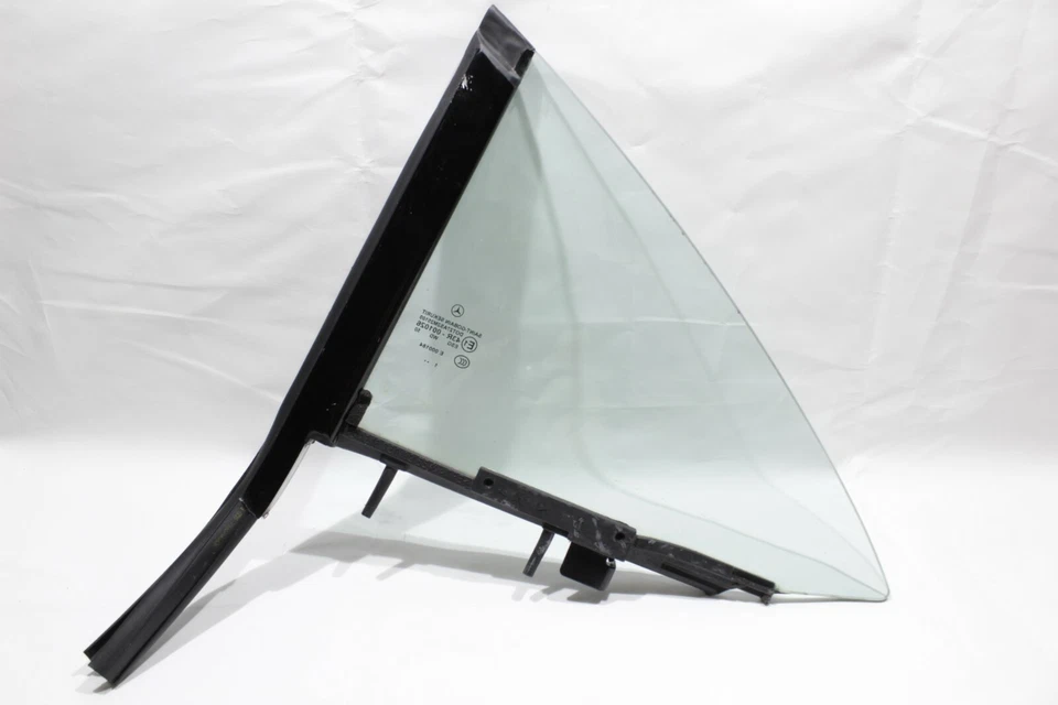 Mercedes Benz CLS63 W218 Rear Right Door Quarter Glass Window 2012 - 2018 OEM Foto 2 de 4