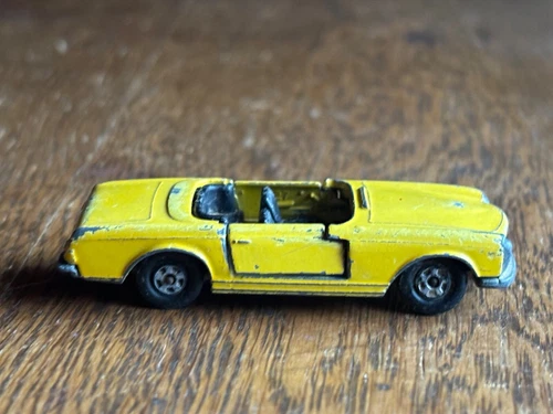 VINTAGE 197O'S DIECAST METAL MATCHBOX CAR NO. 27 YELLOW MERCEDES BENZ 230 SL