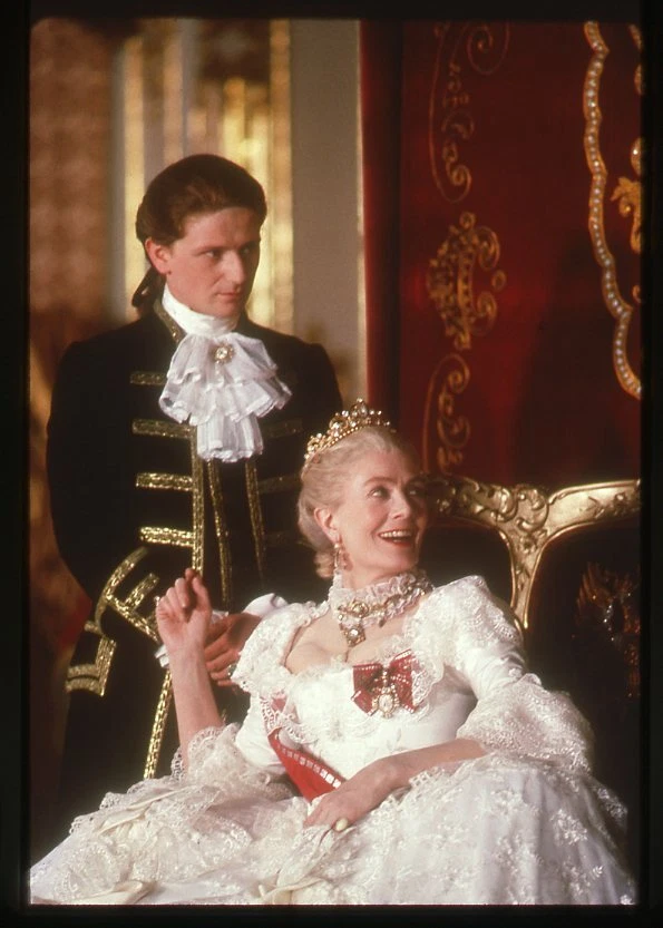 YOUNG CATHERINE CAST Vanessa Redgrave Reece Dinsdale 1991 ORIGINAL