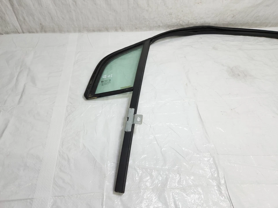 13-22 Buick Encore Front Left Driver Quarter Window Glass Weatherstrip 94518427 Foto 2 de 4