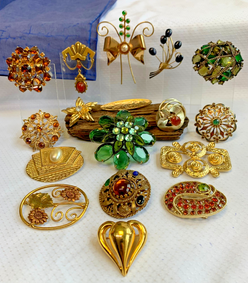 Vtg Brooch Lot Faux Pearl Gemstones Golden Scatter Pins Fashion