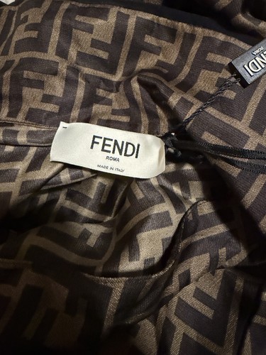 Pigiama Fendi seta set camicia manica corta e pantaloncino taglia S nuovo con etichette Italia - Foto 6 di 8
