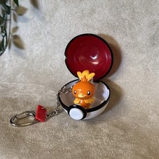 Torchic Pokeball & Keychain 2004 Pokemon Nint...