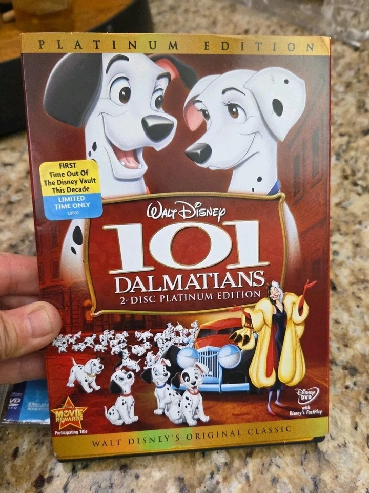 Disney DVDs LOT OF 4-  Maleficent, Shark Tale 101 Dalmations Alice In Wonderland Foto 4 de 4