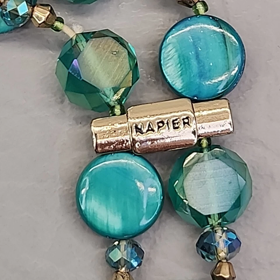 Juego de pulsera elástica pendientes de clip Napier verde concha de vidrio AB en capas Foto 3 de 4