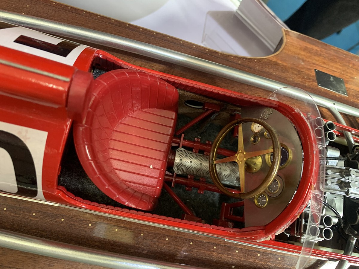 Ferrari ARNO.XI F1 RACING BOAT 1:8 830 mm 32.7
