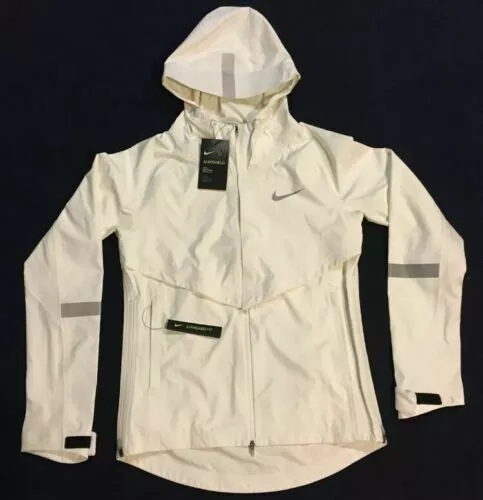 Nike aeroshield top