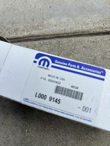 L000 9145 Mopar Sylvania 9145 H10 Front Fog Light Bulb - Picture 3 of 9