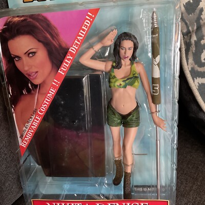 Figurine Nikita Denise Plastic Fantasy - Blister Scellé - Édition Collection