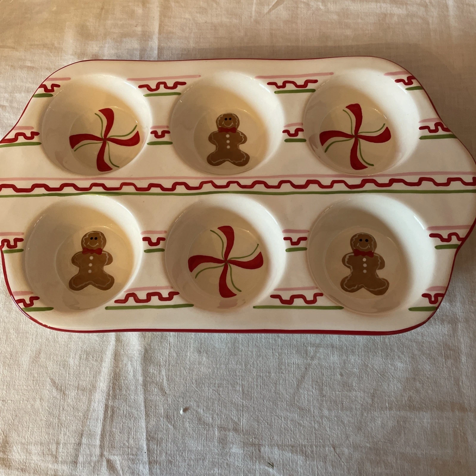GINGERBREAD MAN Sugar Spice 6 BIG MUFFINS Stoneware Pan PEPPERMINT Candy Holiday