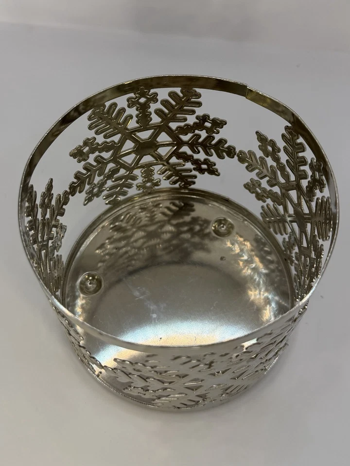 Bath Body Works 3 wick Candle Holder silver Tone Snowflakes Winter Christmas - Image 4 of 4
