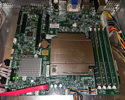 Supermicro Motherboard X11SCZ-F-I3 9300-Netzteil-CPU Kühler 4x8GB DDR4 2400