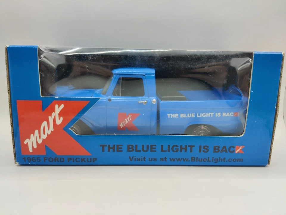 Camioneta Ford 1965 azul 2001 de colección Ertl Collectibles K-Mart The Blue Light is Back Foto 2 de 4