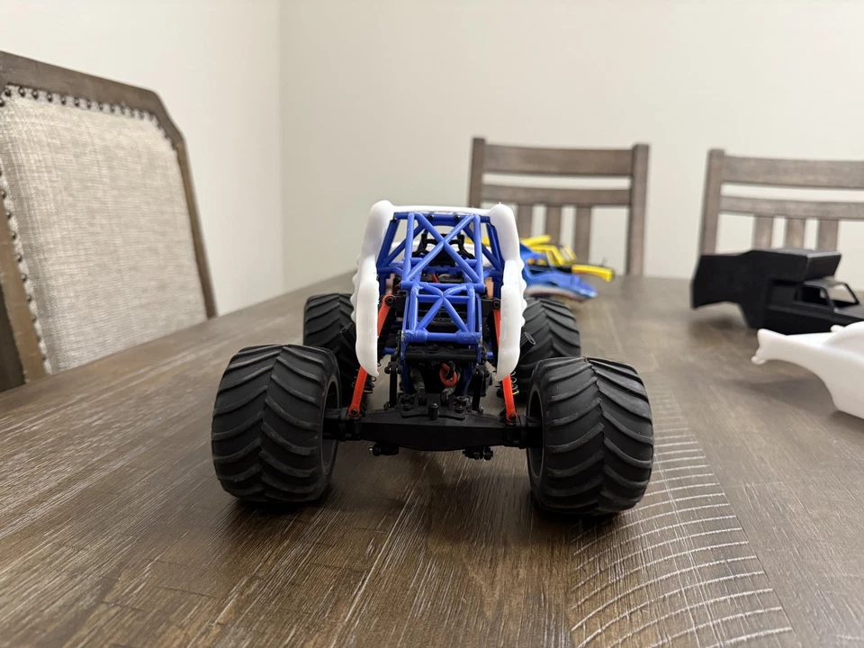 1/18 Losi Mini LMT Brutus or Spike Body - Raw Body - PETG - Monster Jam - Image 4 of 4