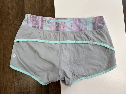 Ivivva by Lululemon Womens Size 14 / 28 Waist Shorts Gym Running Jogging Stretch - Picture 8 of 11