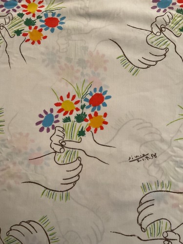 Vtg Picasso Peace Hands & Flowers Bouquet King Flat Sheet Pacific Mills VGUC - Picture 4 of 10