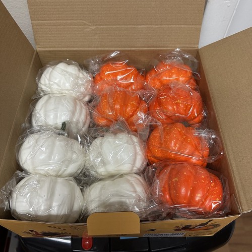 DomeStar Artificial Pumpkins for Decoration, includes Pumpkins- Brand New - 第 1/4 張圖片