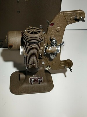 Vintage 1930's Bell and Howell 8MM Filmo Master 400 Design 122