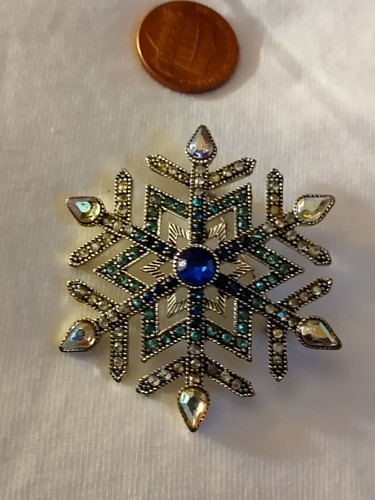 Silver Tone Snowflake Brooch Pin Blue Round Crystal Center Rhinestone Accents