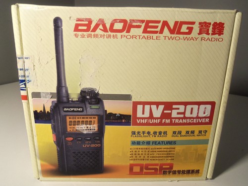 Baofeng UV-200 Handheld Dual Band VHF UHF FM Transceiver w/ Box & Accessories - Zdjęcie 18 z 19